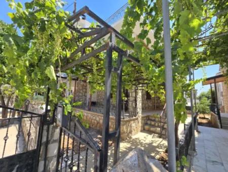 4+1 Detached Villa In Didim Altinkum, Only 50 M From The Sea