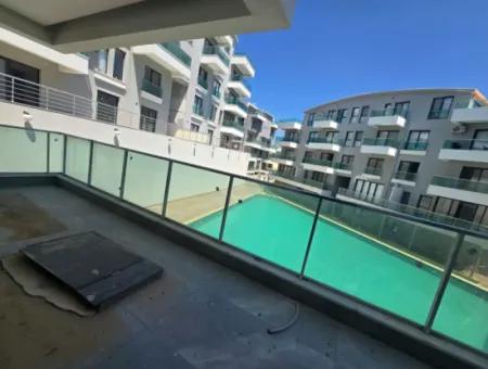 2+1 Apartment In Altınkum, Corner Location In A Complex With Swimming Pool And Elevator