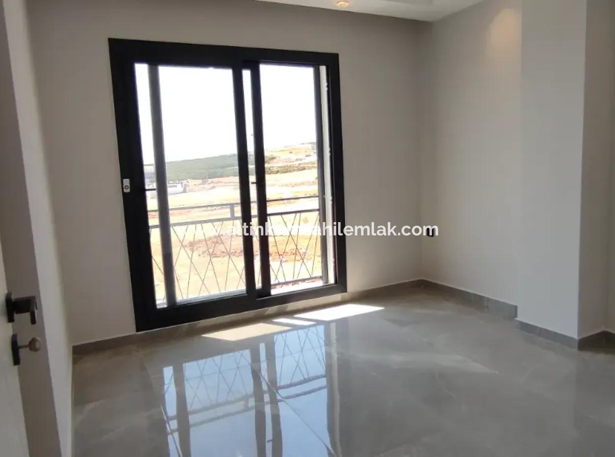 Didim Efeler Mahalesinde Satılık 4+1 Villa