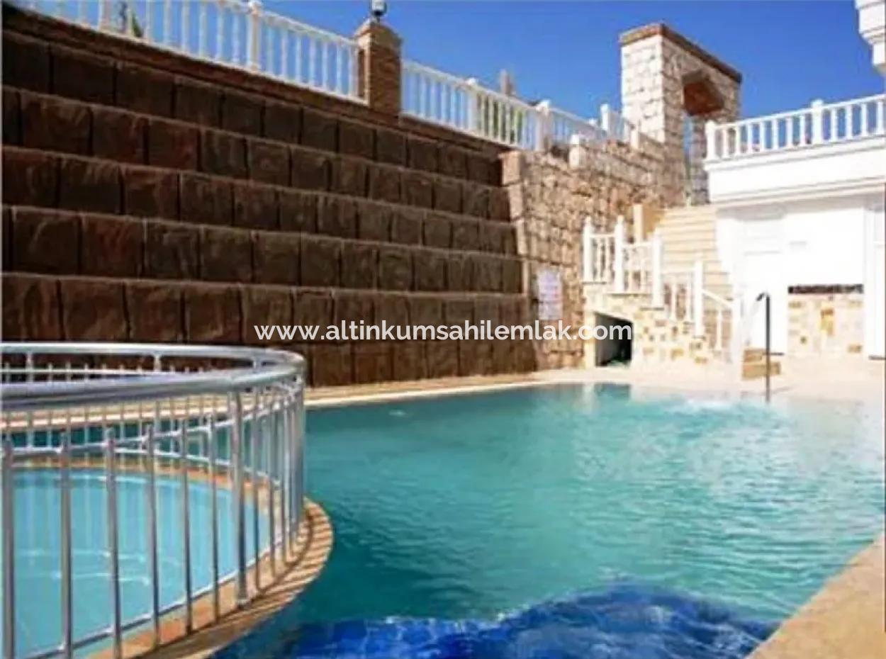 Didim Efeler Mahallesinde Havuzlu Site İçinde Acil Satılık 2+1 Eşyalı Daire