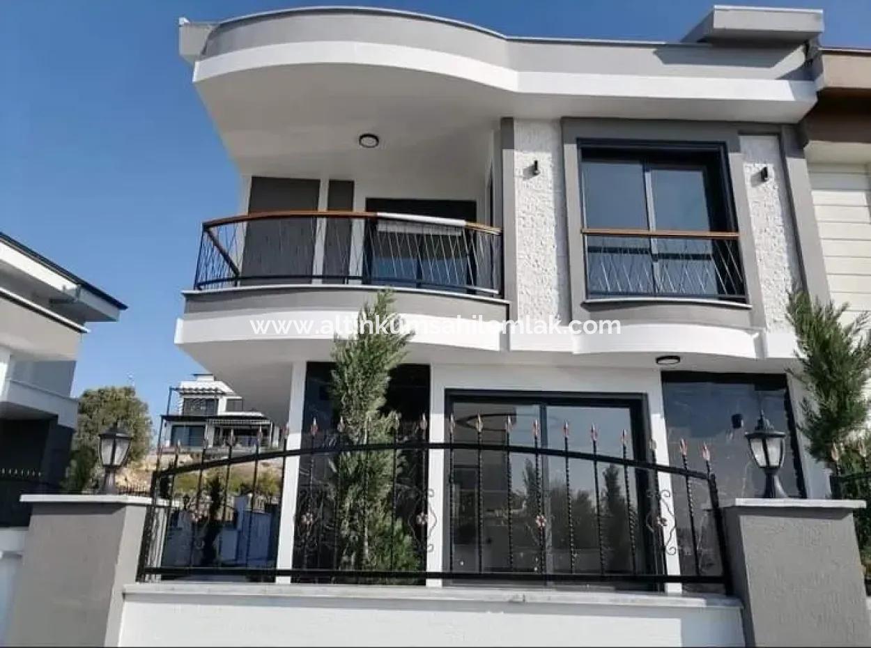 Didim Altınkum  Satılık 5+1 Havuzlu Lüks Villa