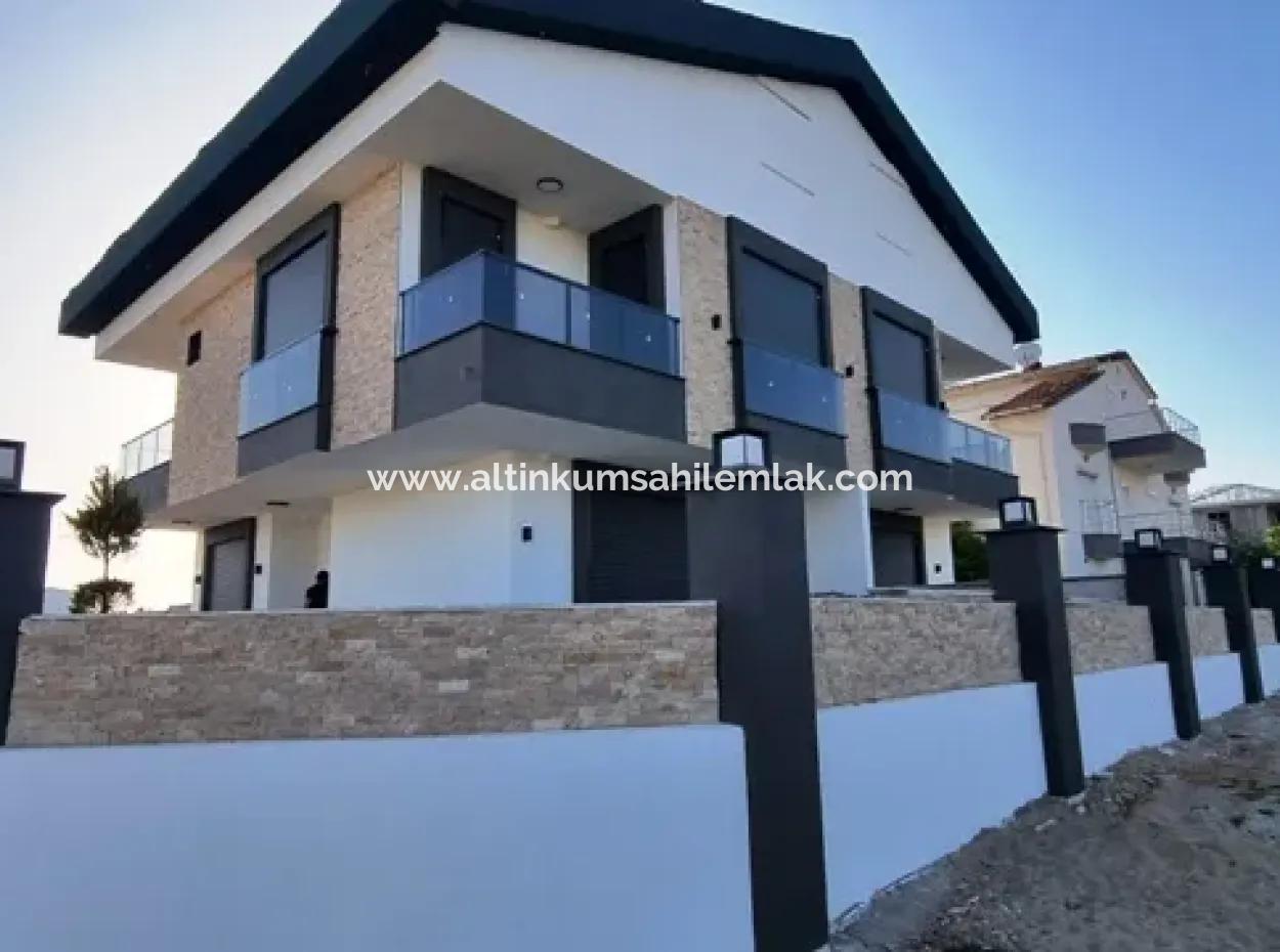 Didim Hisar Mahallesinde Satılık Deniz Manzaralı 4+1 Lüks Havuzlu Villa
