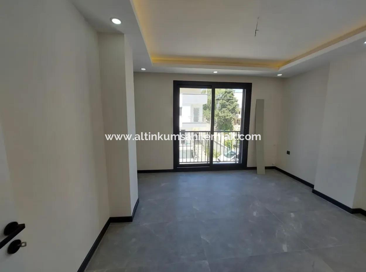 Didim Mavişehir Mahallesinde Satılık Deniz Manzaralı 4+1 Lüks Villa