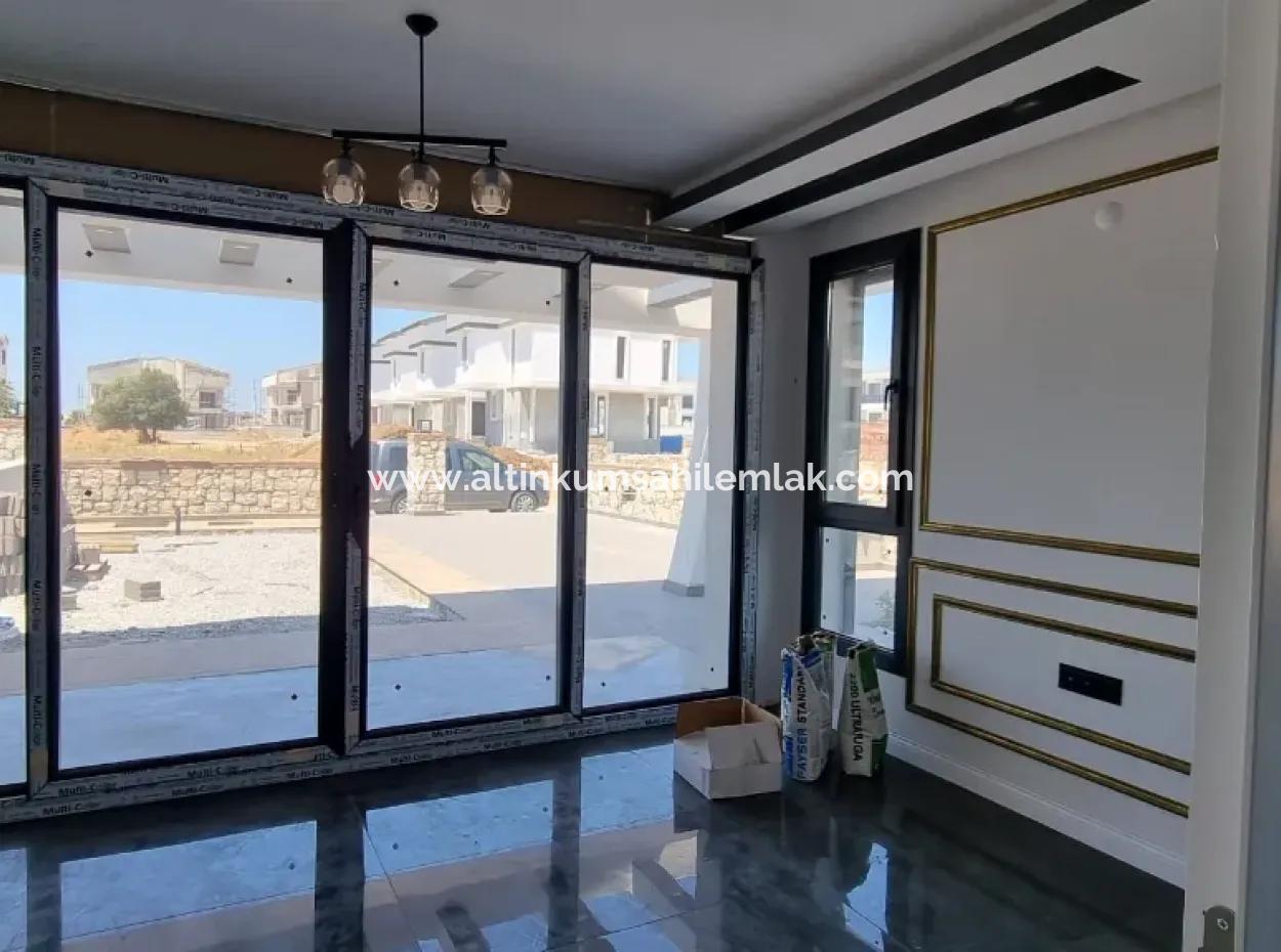 Didim Efeler Mahallesinde Satılık 4+1 Ayrı Mutfak Havuzlu Villa