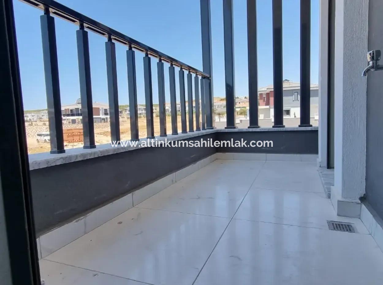 Didim Efeler Mahallesinde Satılık 4+1 Ayrı Mutfak Havuzlu Villa