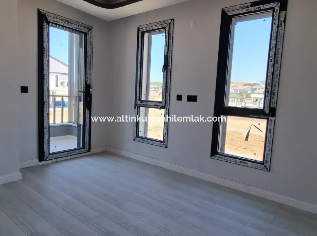 Didim Efeler Mahallesinde Satılık 4+1 Ayrı Mutfak Havuzlu Villa