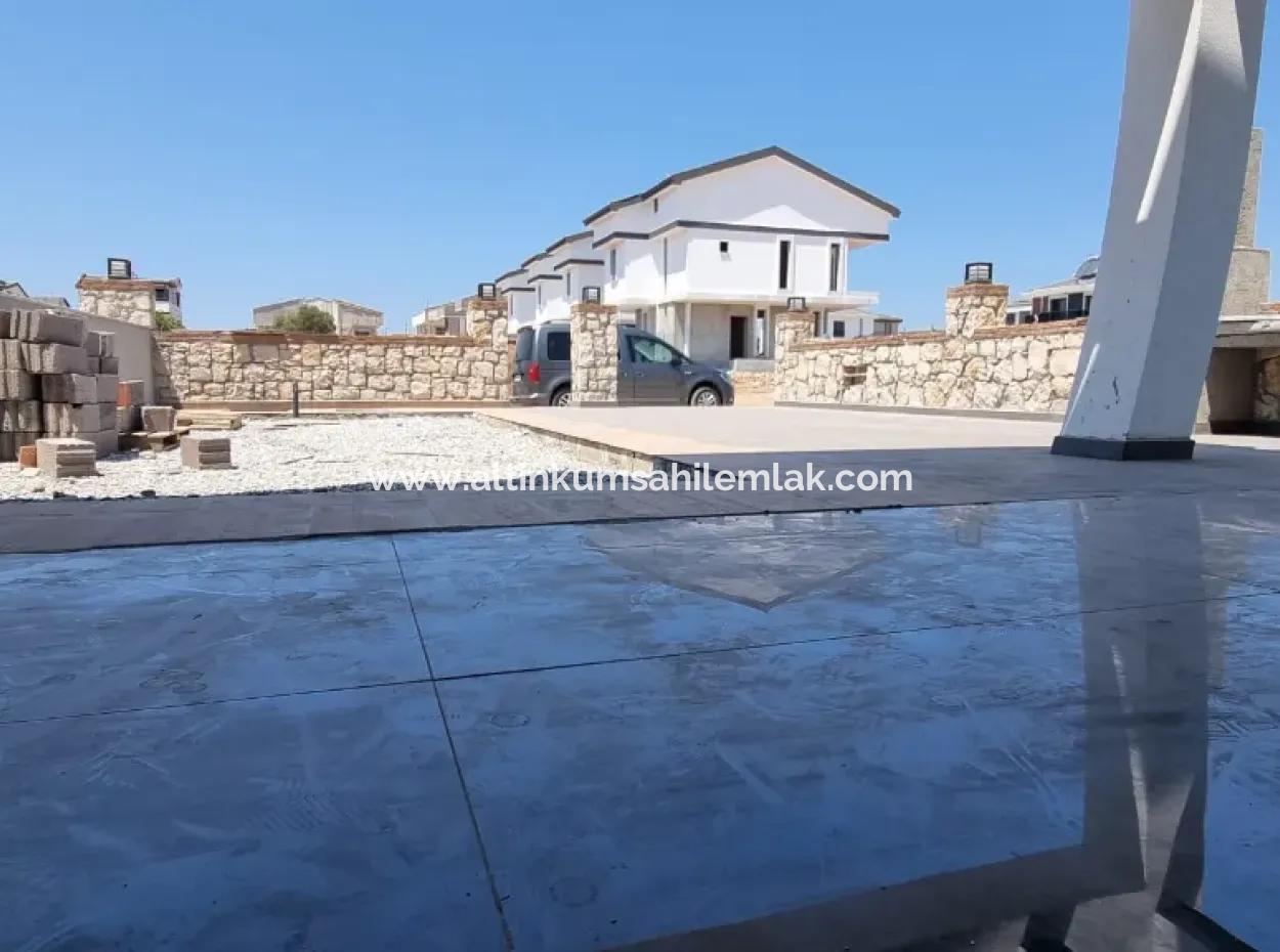 Didim Efeler Mahallesinde Satılık 4+1 Ayrı Mutfak Havuzlu Villa