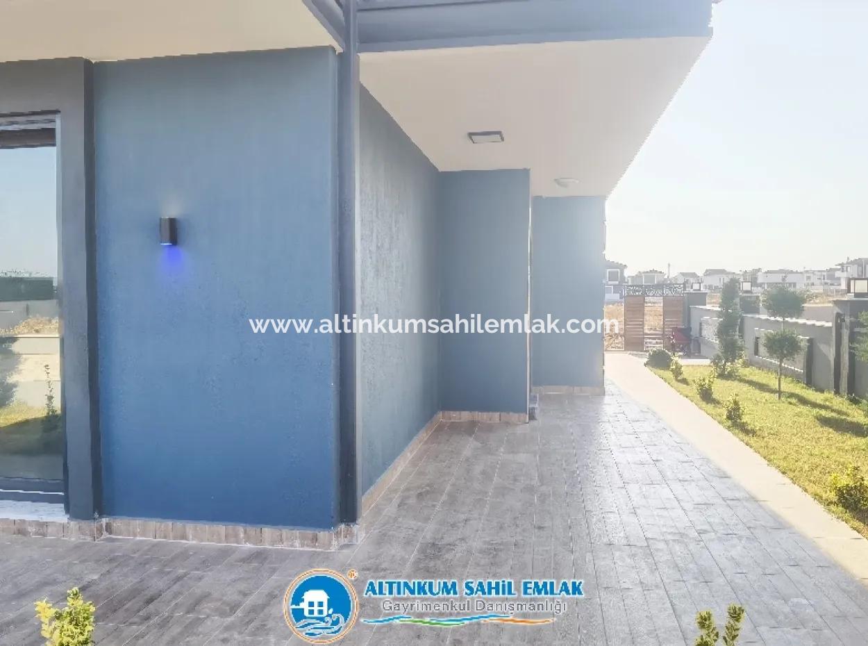 Didimde Muhteşem Konumuyla Satılık Tam Müstakil Villa