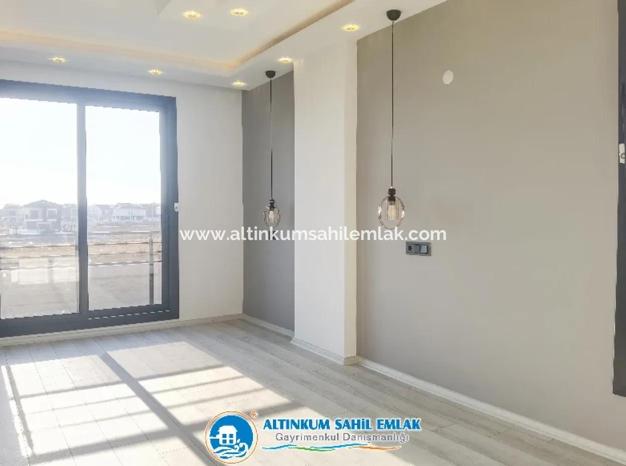 Didimde Muhteşem Konumuyla Satılık Tam Müstakil Villa