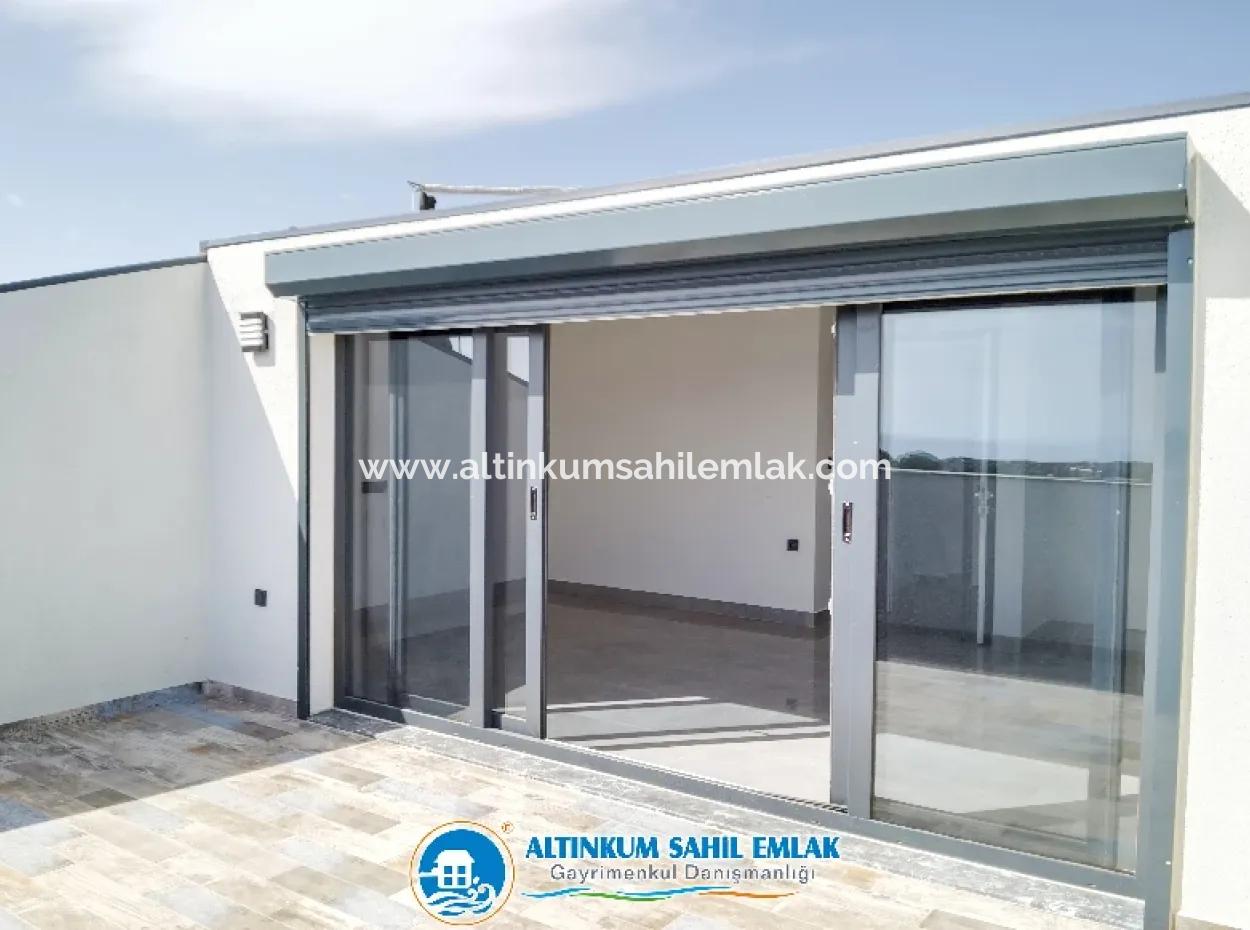 Didim, Altınkum'da, Geniş Bahçe Alanı Ve Deniz Manzaralı Satılık Villa