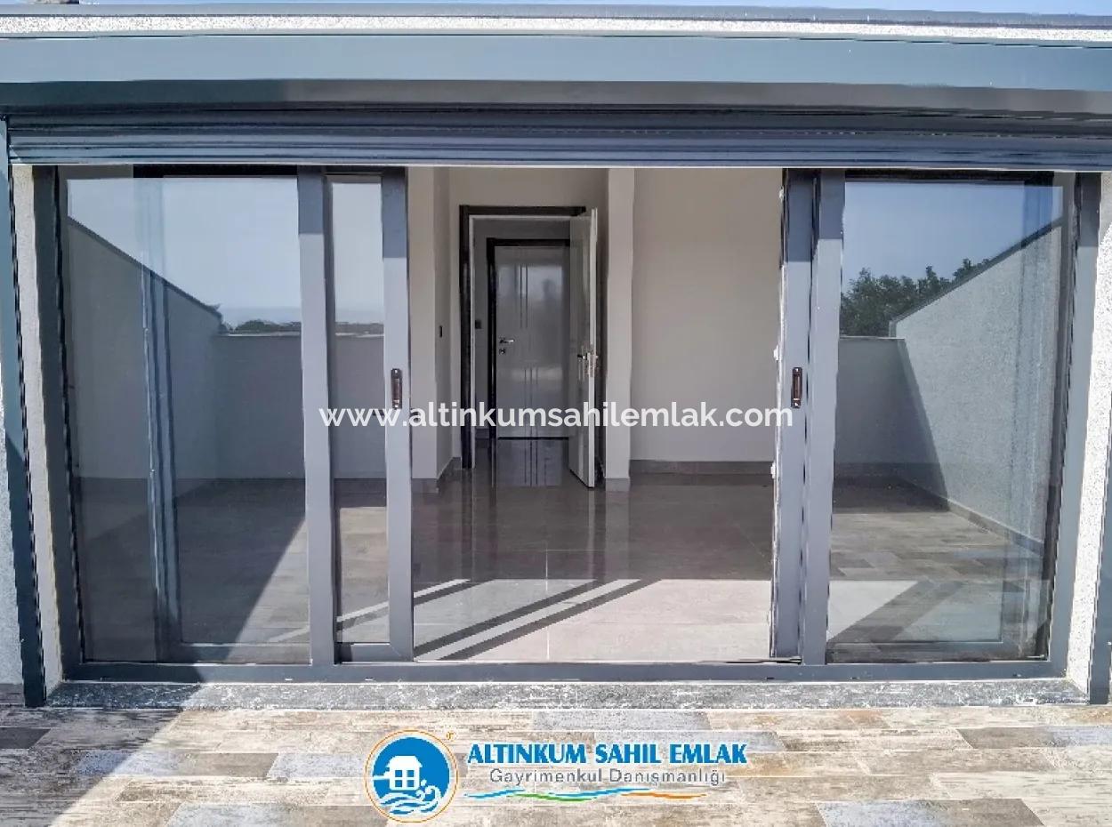 Didim, Altınkum'da, Geniş Bahçe Alanı Ve Deniz Manzaralı Satılık Villa