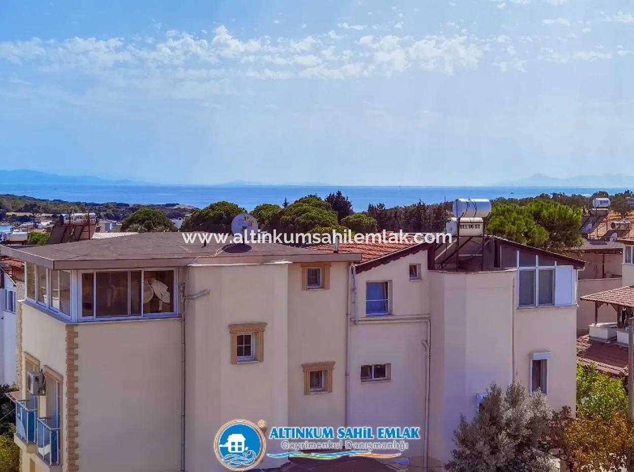 Didim, Altınkum'da, Geniş Bahçe Alanı Ve Deniz Manzaralı Satılık Villa