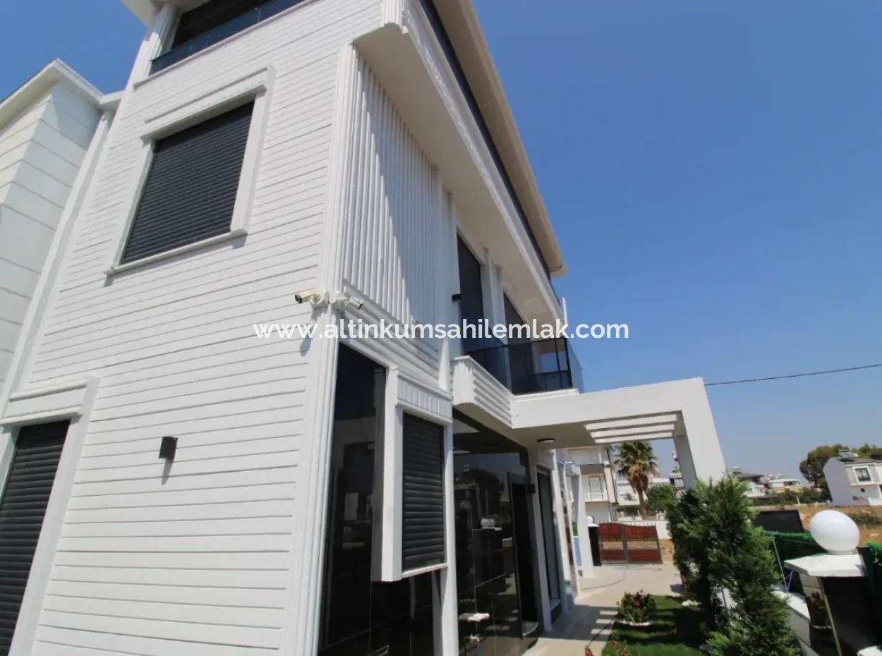 Didim Efeler Mahallesinde Satılık Lüks Ve Modern 4+1 Havuzlu Villa