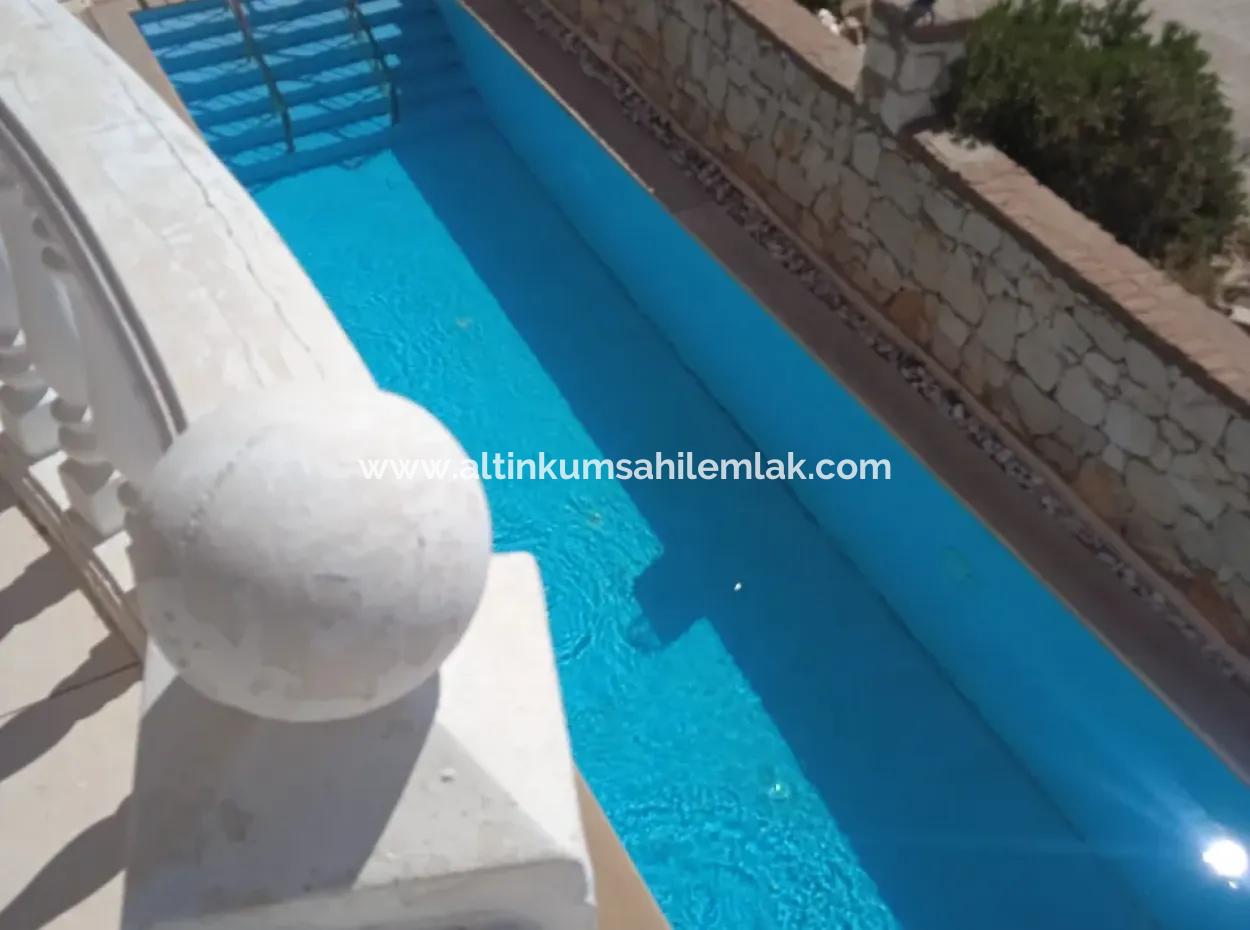 Didim Efeler Mahallesinde Satılık 5+1 Havuzlu Sitede Villa