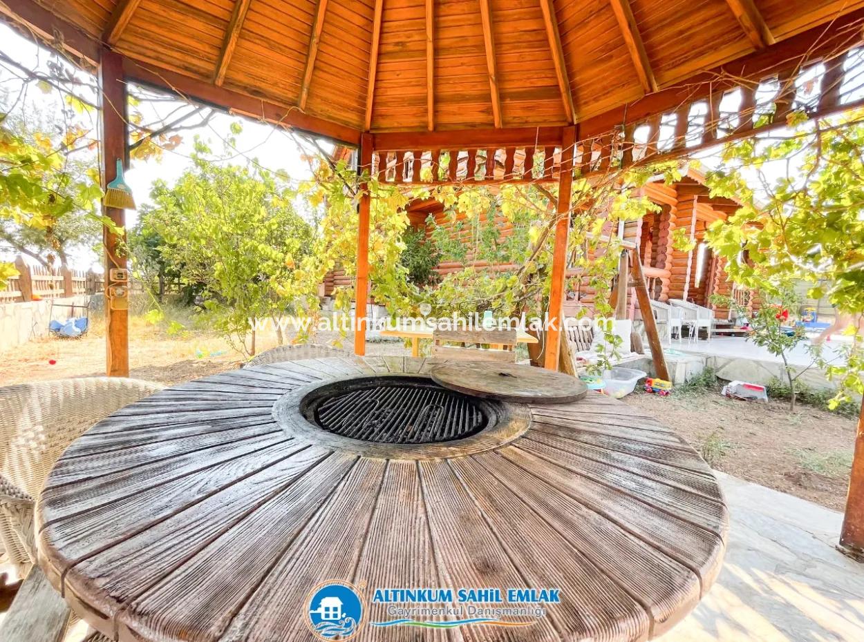 Didim, Altınkum'da Harika Konumda Ve Harika Mimarisiyle Satılık Ahşap Villa