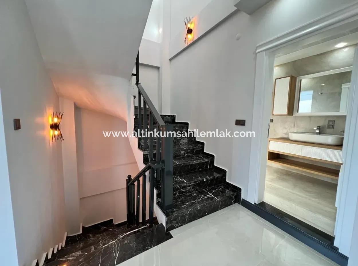 Didim Altınkum  Mahallesinde Satılık 5+1 Lüks Villa