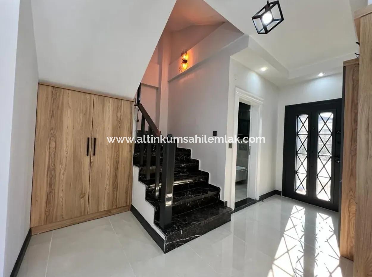Didim Altınkum  Mahallesinde Satılık 5+1 Lüks Villa