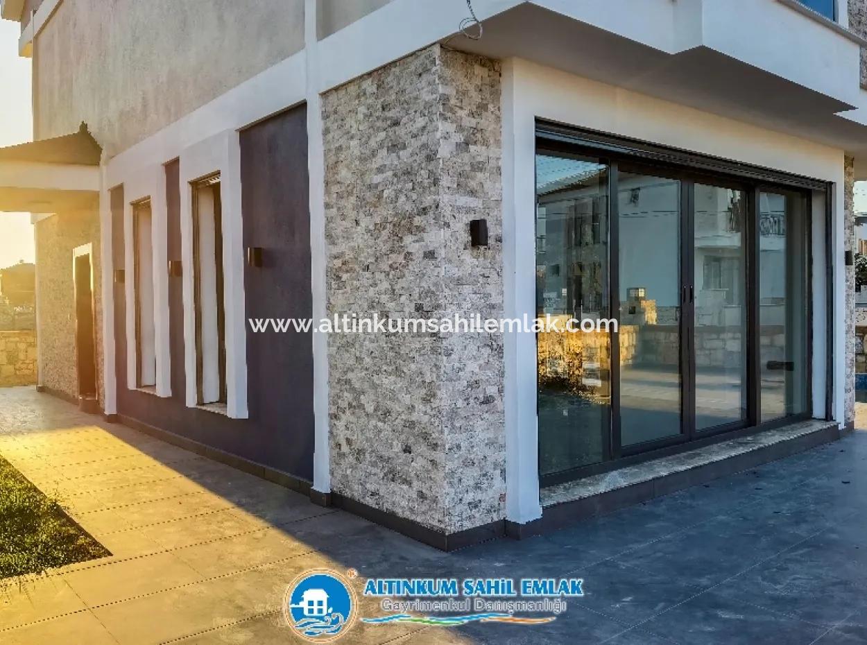 Didim, Altınkum'da Satılık, Köşe Başı Ve Müstakil Villa