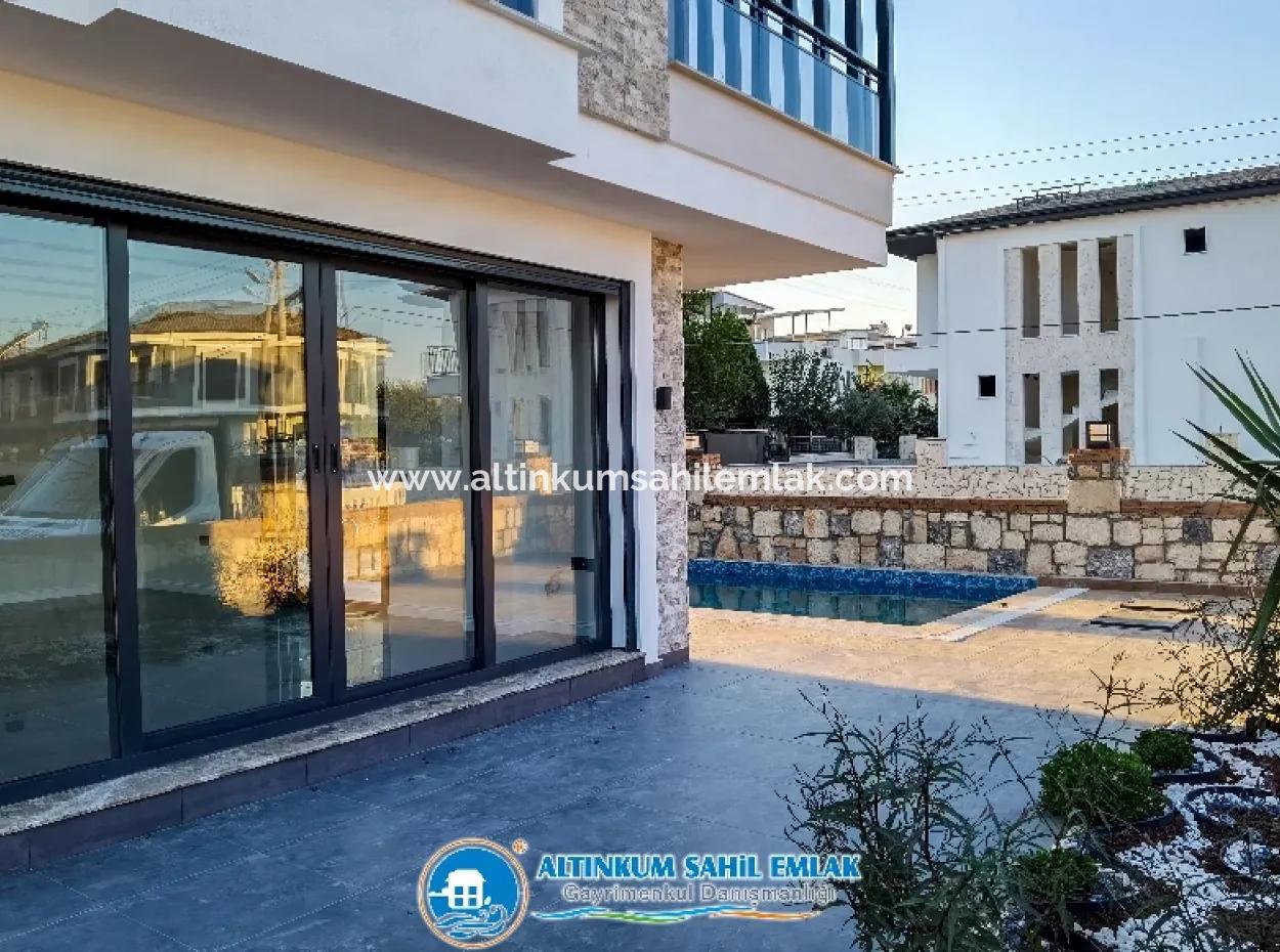 Didim, Altınkum'da Satılık, Köşe Başı Ve Müstakil Villa