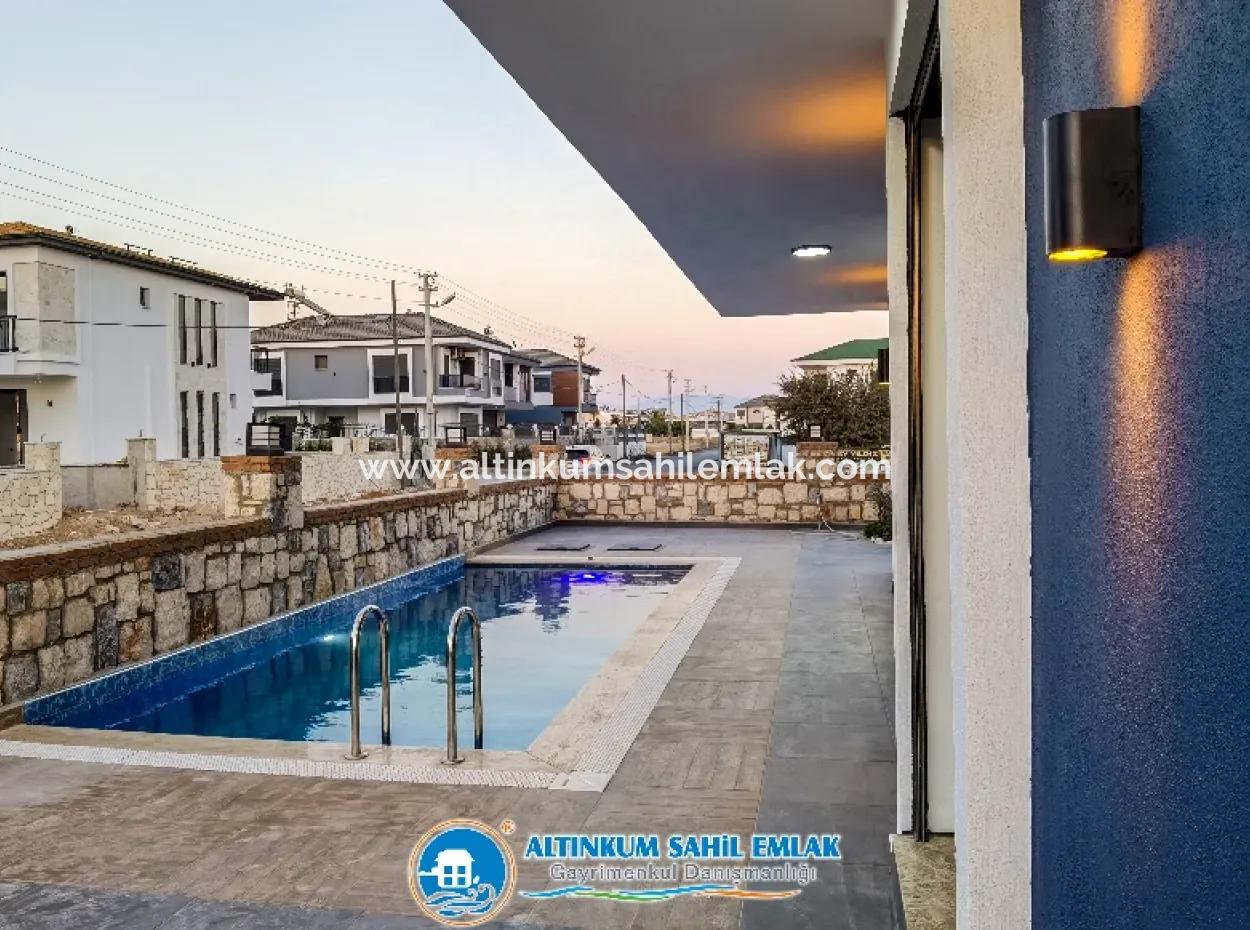 Didim, Altınkum'da Satılık, Köşe Başı Ve Müstakil Villa