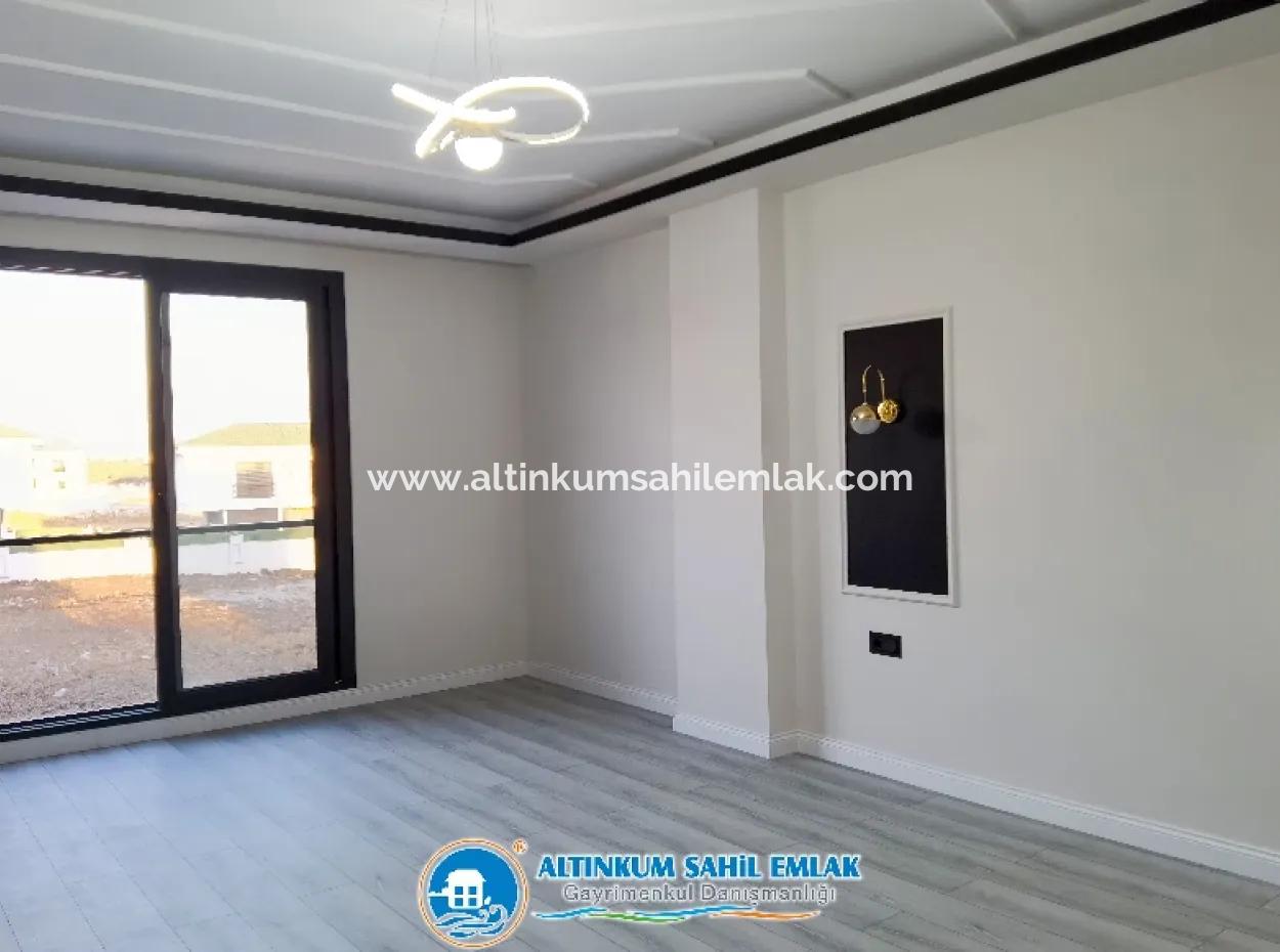 Didim, Altınkum'da Satılık, Köşe Başı Ve Müstakil Villa