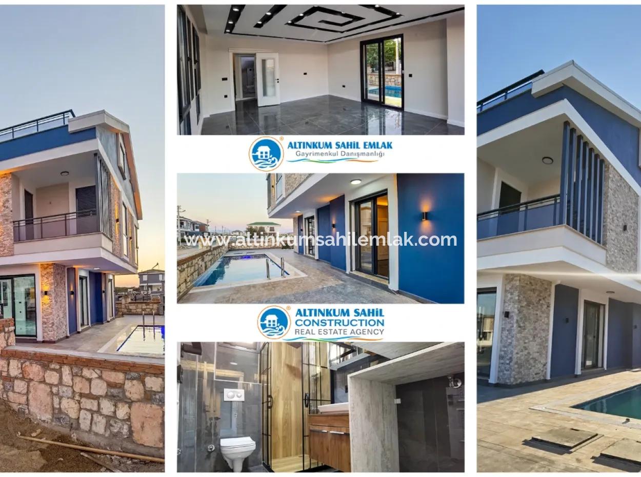 Didim, Altınkum'da Satılık, Köşe Başı Ve Müstakil Villa