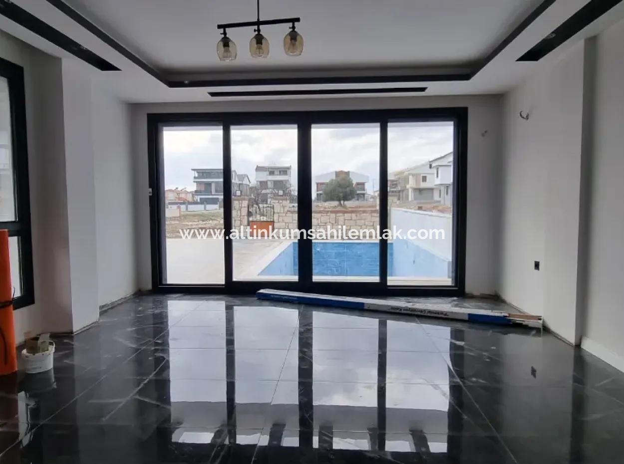 Didimde Satılık Müstakil Havuzlu Bahçeli 4+1 Villa