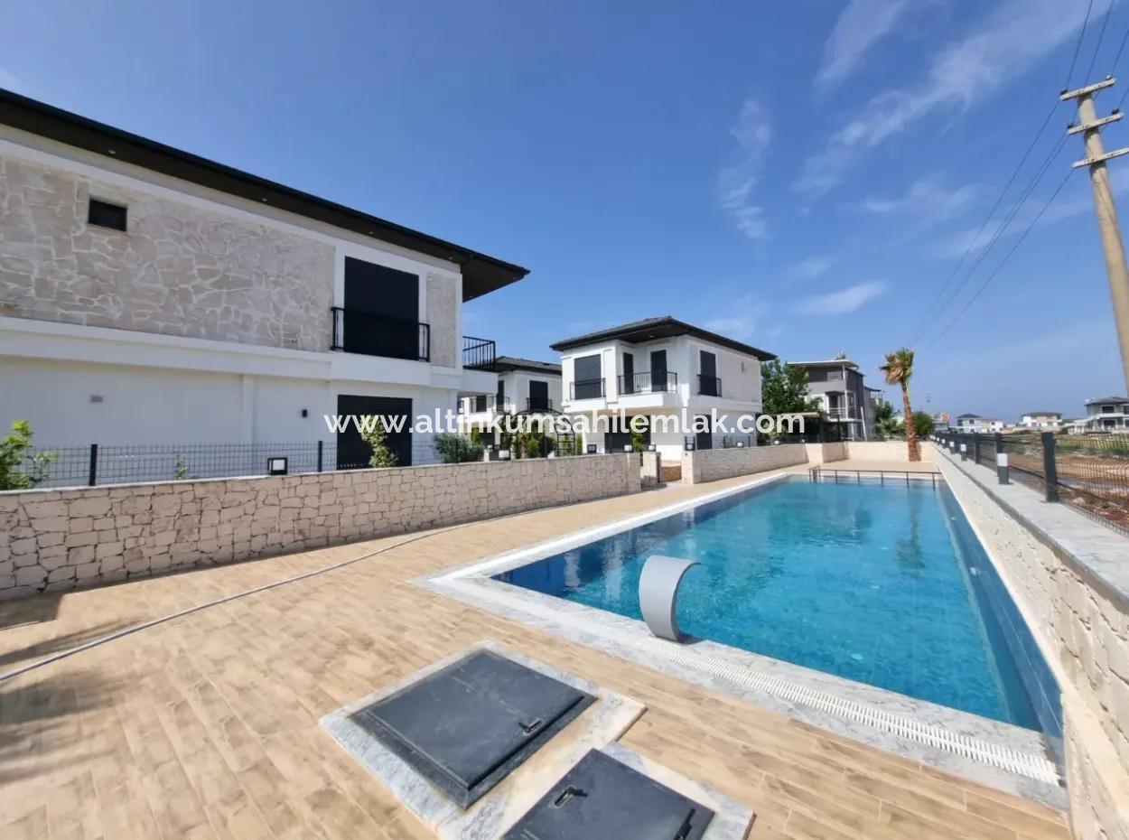 Didim Altınkum Emlaktan Satılık 3+1 Havuzlu Villa