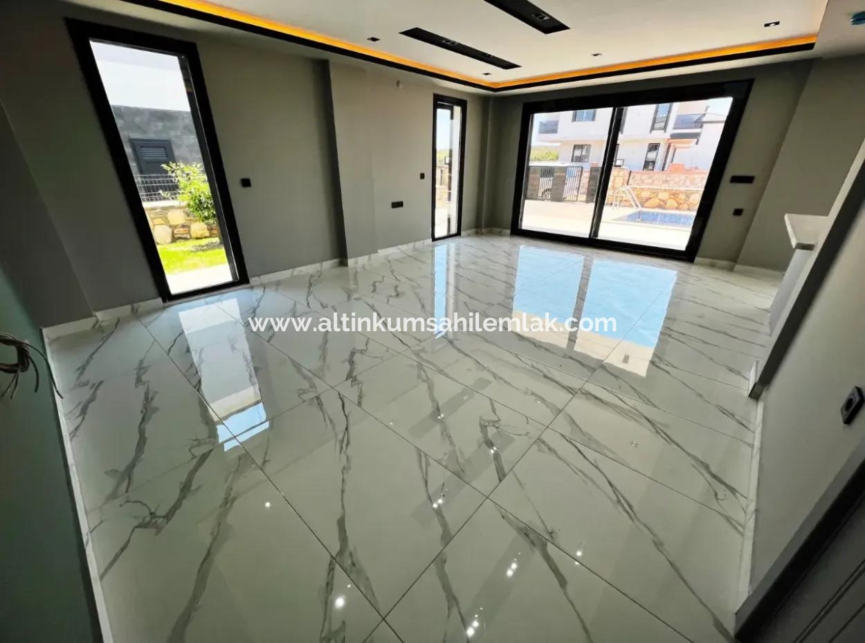 Didim Efeler Mahallesinde Satılık 3+1 Lüks Villa