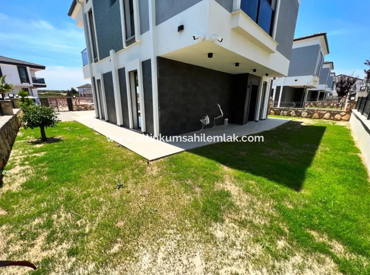 Didim Efeler Mahallesinde Satılık 3+1 Lüks Villa