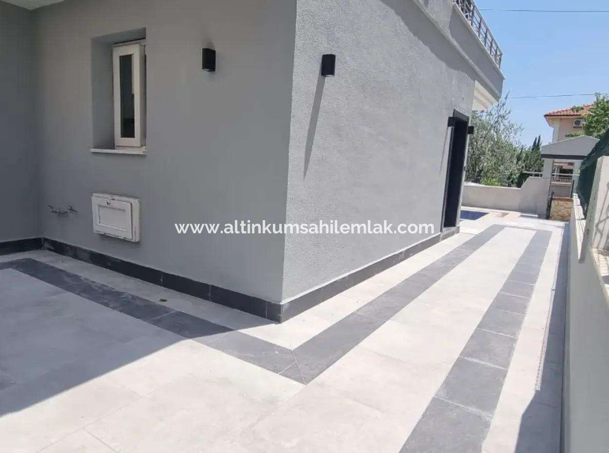 Didim Efeler Mahallesinde Mini Carrefoursa Mevki Satılık 4+1 Havuzlu Villa