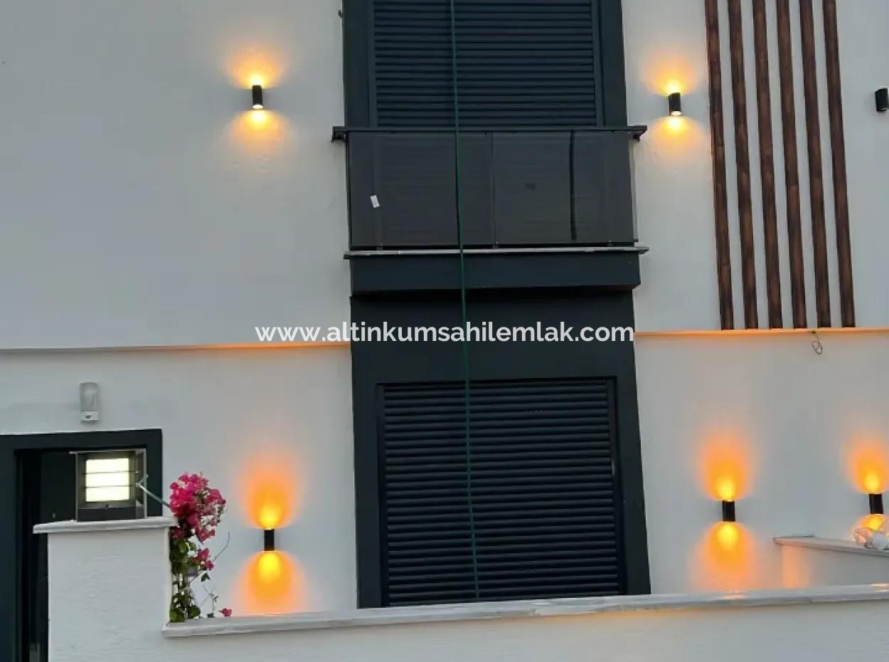 Hisar Mahallesinde Satılık 3+1 Deniz Manzaralı Kelepir Villa