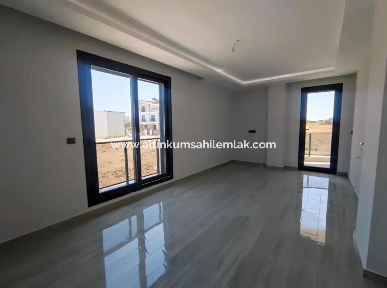 Hisar Mahallesinde Satılık 3+1 Deniz Manzaralı Kelepir Villa