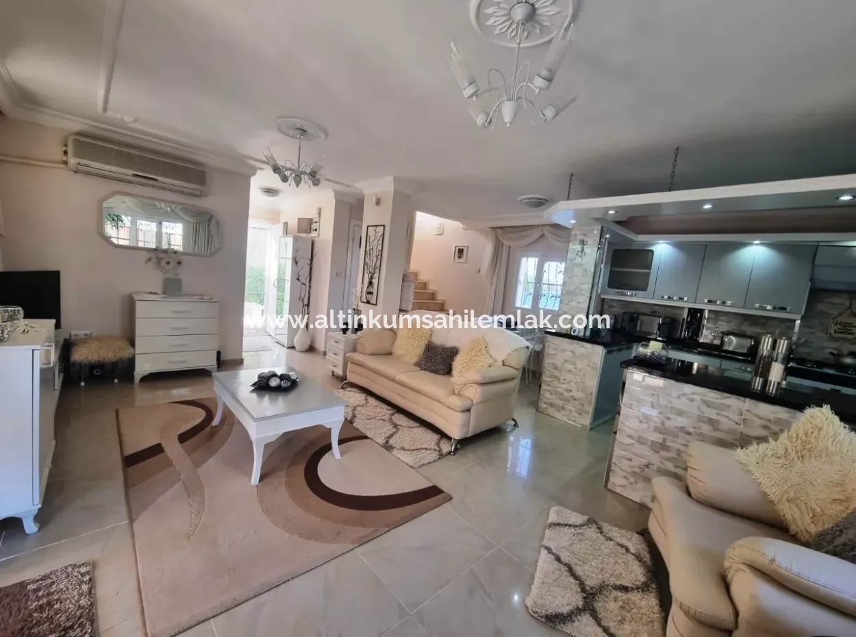 Didim Altınkum Yeşilkentte Satılık Tam Müstakil Geniş Bahçeli 5+1 Villa