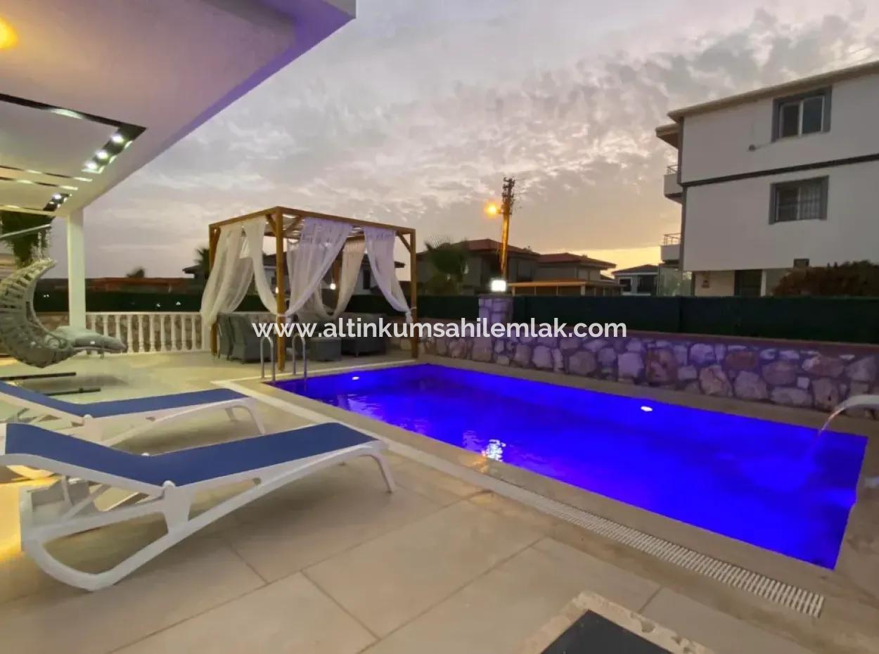 Didim Efeler Mahallesinde Satılık 4+1 Müstakil Villa