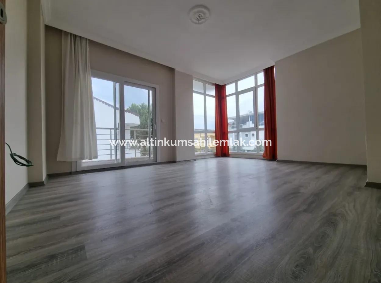 Didim Efeler Mahallesi Mini Carrefoursa Yanı Satılık 3+1 Bahçeli Villa