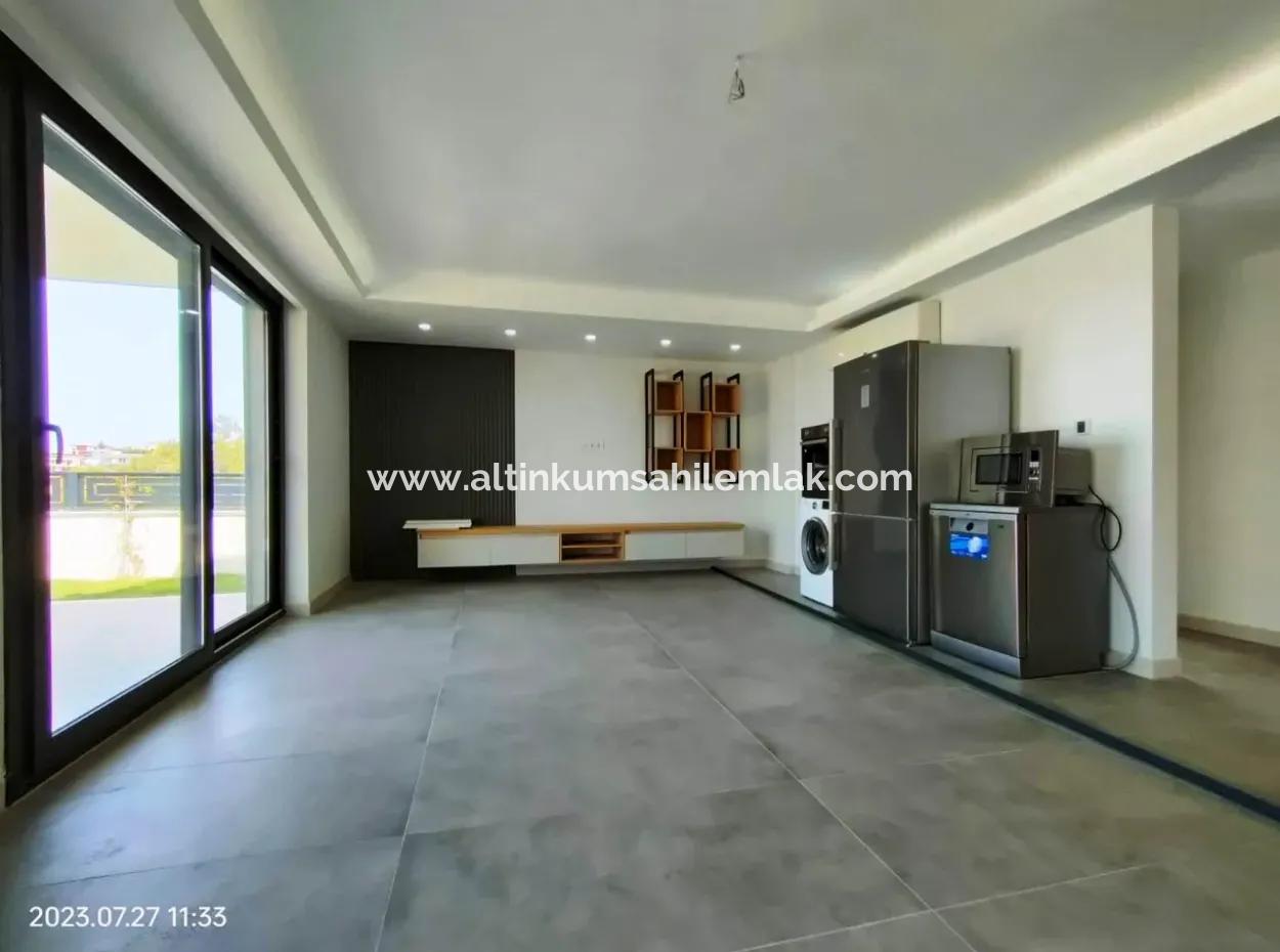 Kuşadası Soğucakta Satılık Deniz Manzaralı Müstakil Villa