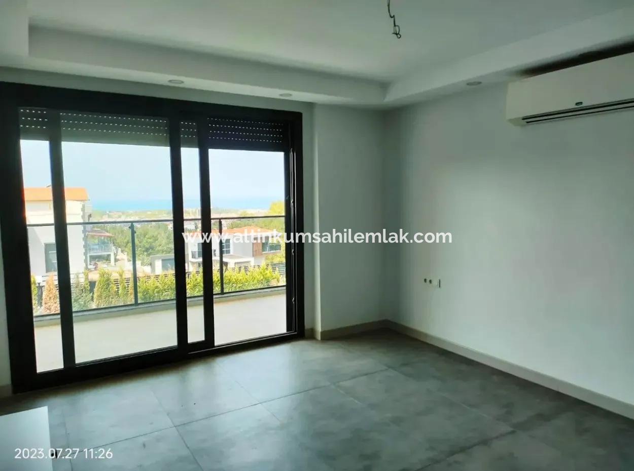 Kuşadası Soğucakta Satılık Deniz Manzaralı Müstakil Villa