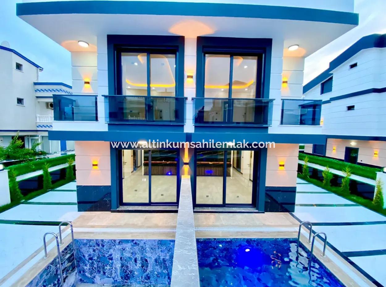 Didim Altınkum Çamlık Mahallesinde Satılık 4+1 Ayrı Mutfaklı Havuzlu Villa