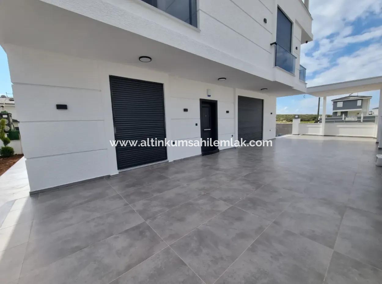 Didim Efeler Mahallesinde Satılık 4+1 Ayrı Mutfaklı Havuzlu Villa