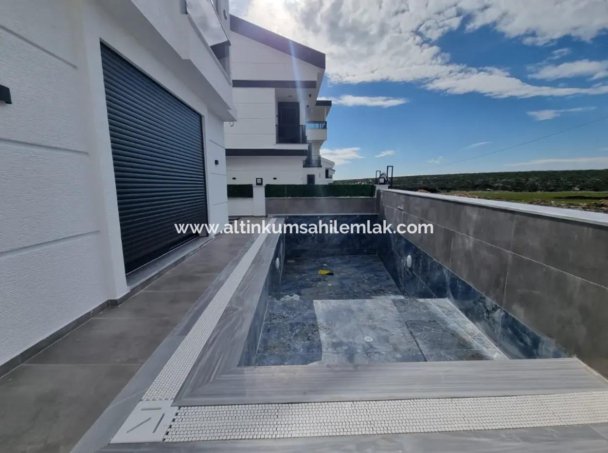 Didim Efeler Mahallesinde Satılık 4+1 Ayrı Mutfaklı Havuzlu Villa