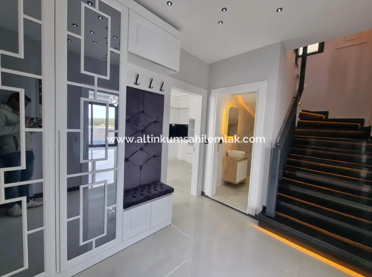 Didim Efeler Mahallesinde Satılık 4+1 Ayrı Mutfaklı Havuzlu Villa