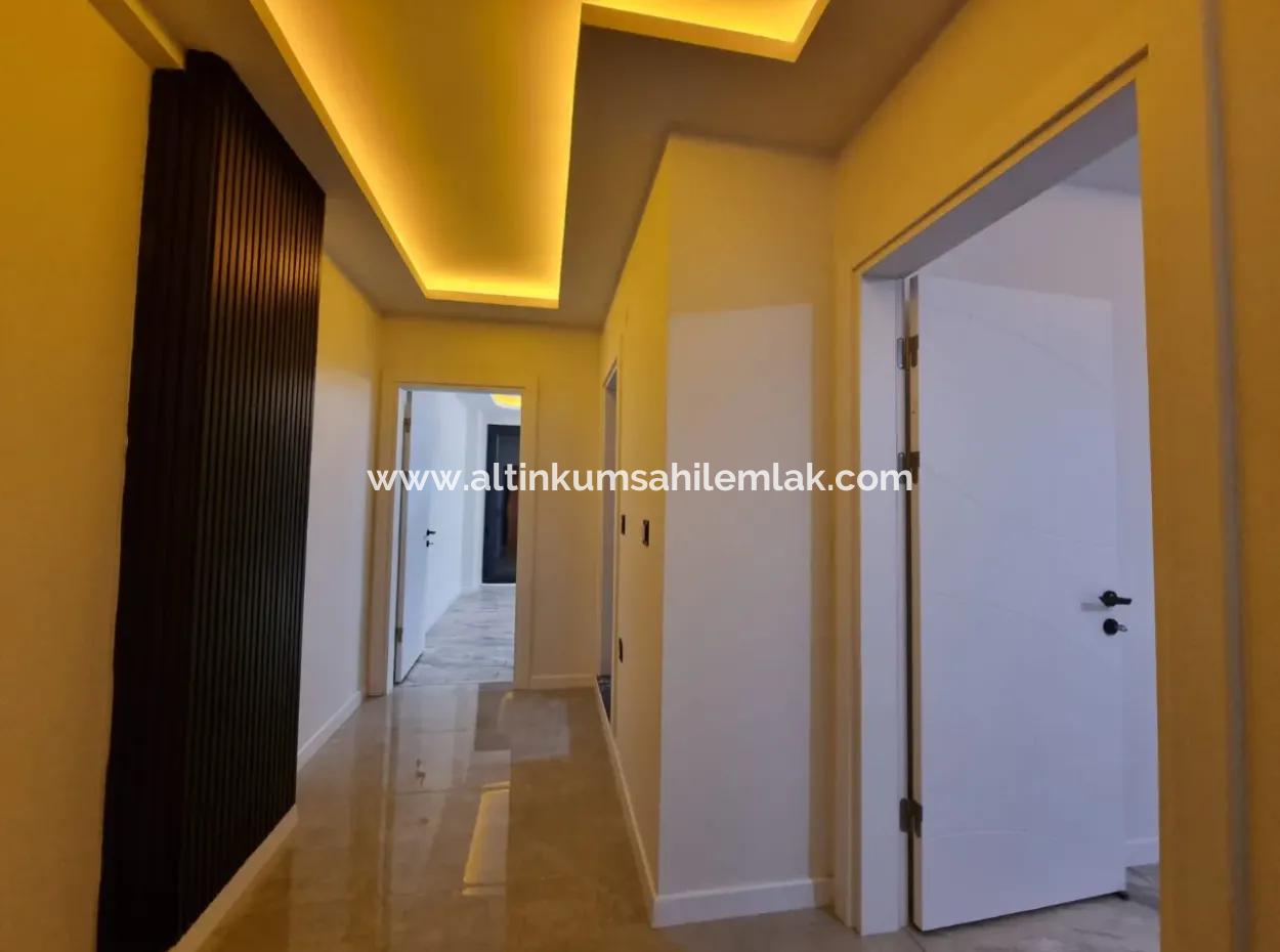 Didim Efeler Mahallesinde Satılık 4+1 Müstakil Ev, Villa