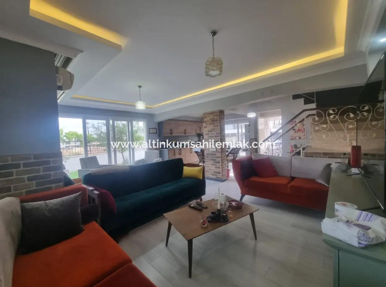 Didim Efeler Mahallesinde Satılık 5+1 Havuzlu Site İçerisinde  Köşe Başı Villa