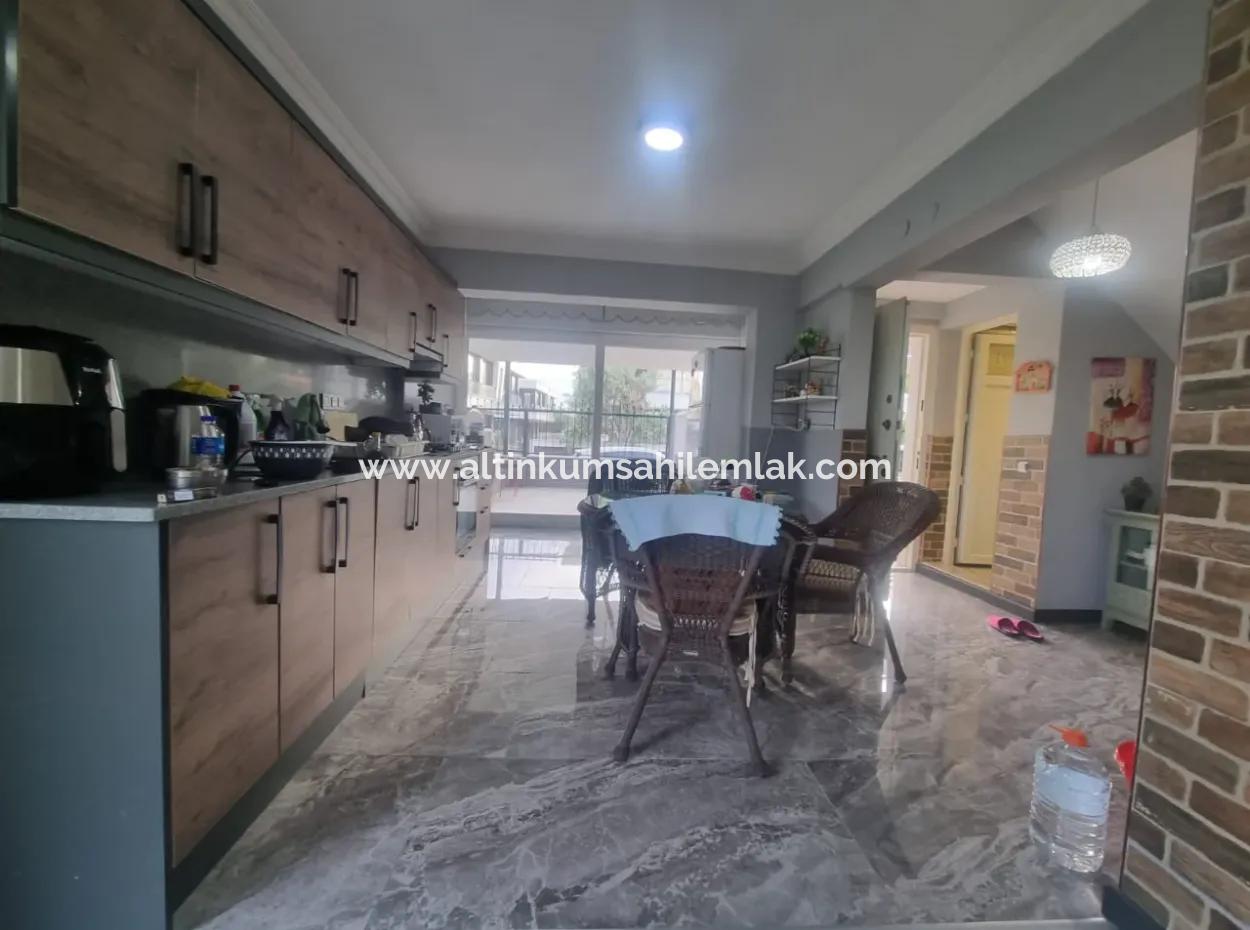 Didim Efeler Mahallesinde Satılık 5+1 Havuzlu Site İçerisinde  Köşe Başı Villa