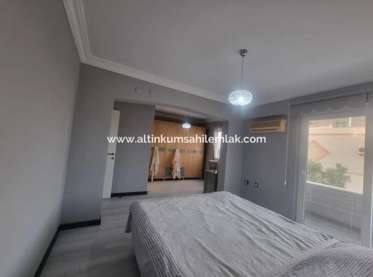 Didim Efeler Mahallesinde Satılık 5+1 Havuzlu Site İçerisinde  Köşe Başı Villa