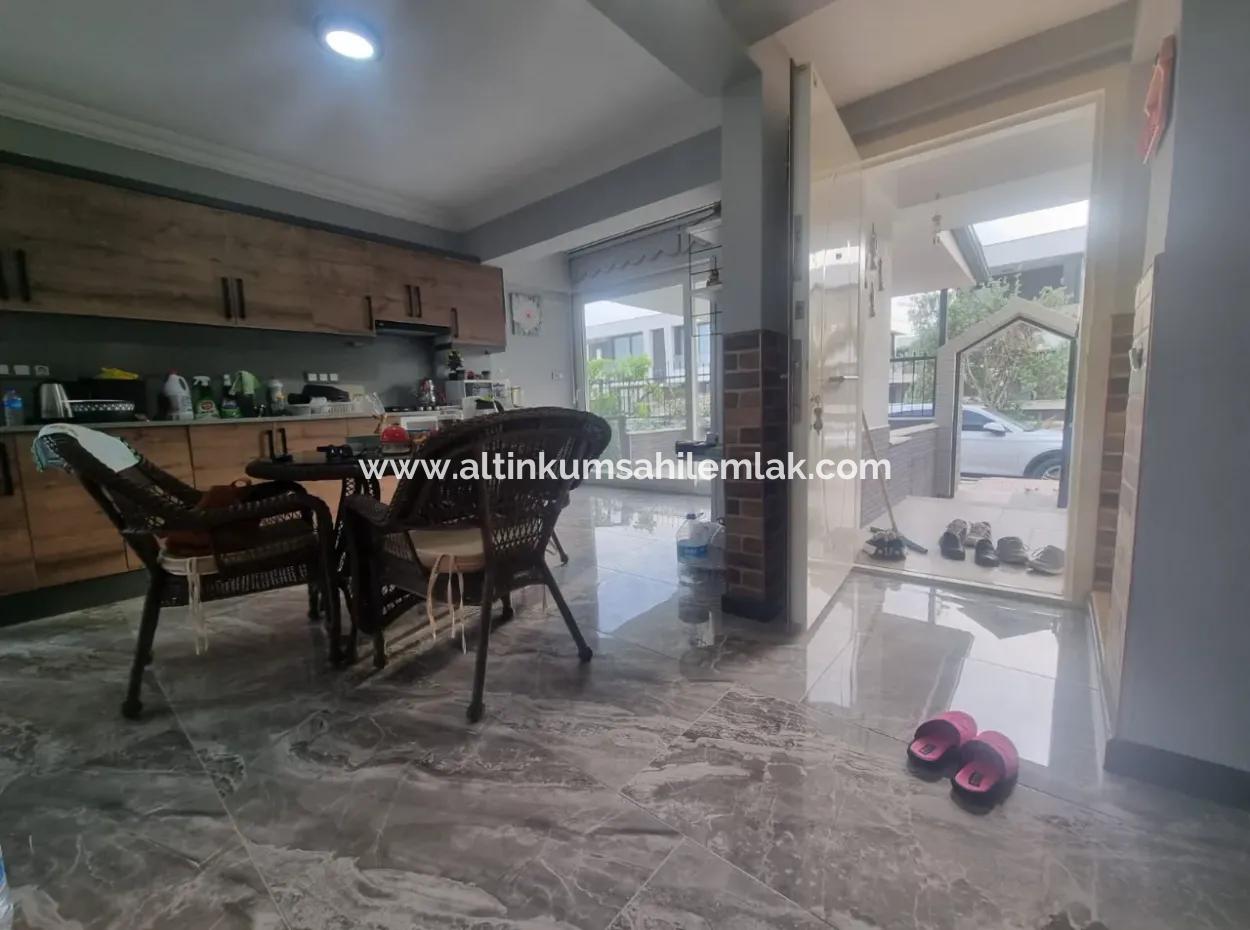 Didim Efeler Mahallesinde Satılık 5+1 Havuzlu Site İçerisinde  Köşe Başı Villa