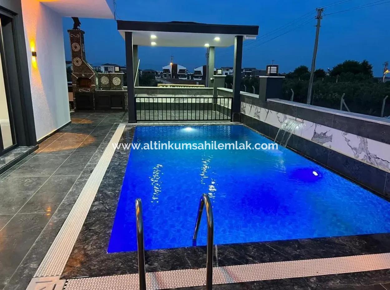 Didim Efeler Mahallesinde Ultra Lüks Full Eşyalı Tam Müstakil Satılık 4+1 Villa