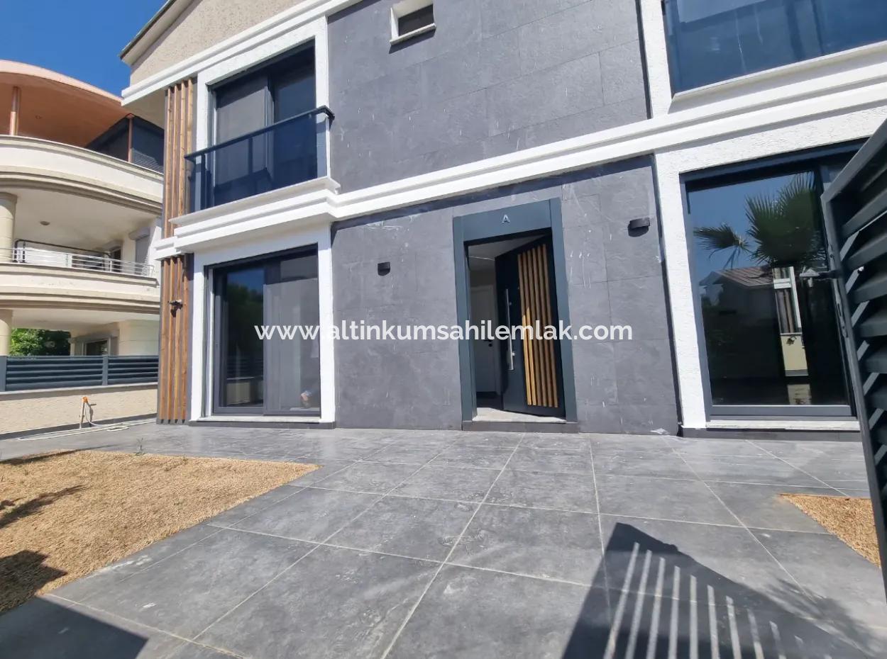 Didim Altınkumda Satılık 4+1 Ayrı Mutfak Havuzlu Müstakil Villa