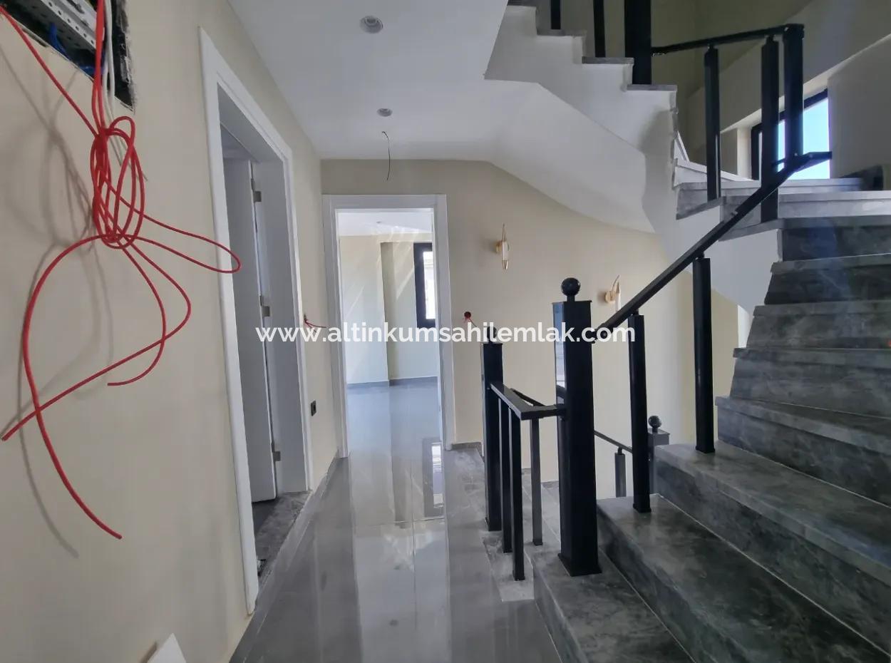 Didim Altınkumda Satılık 4+1 Ayrı Mutfak Havuzlu Müstakil Villa